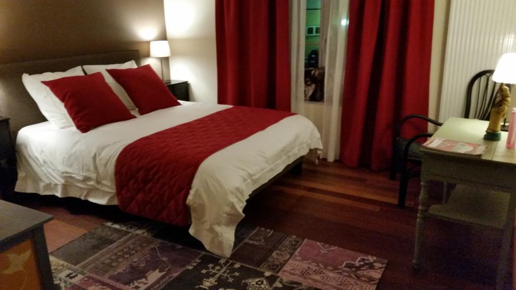 La Chouette Maison - Chambres D'Hotes Et Gite En Ville ルミルモン 部屋 写真
